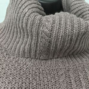 Cowl neck sweater from splendid. Taupe color L